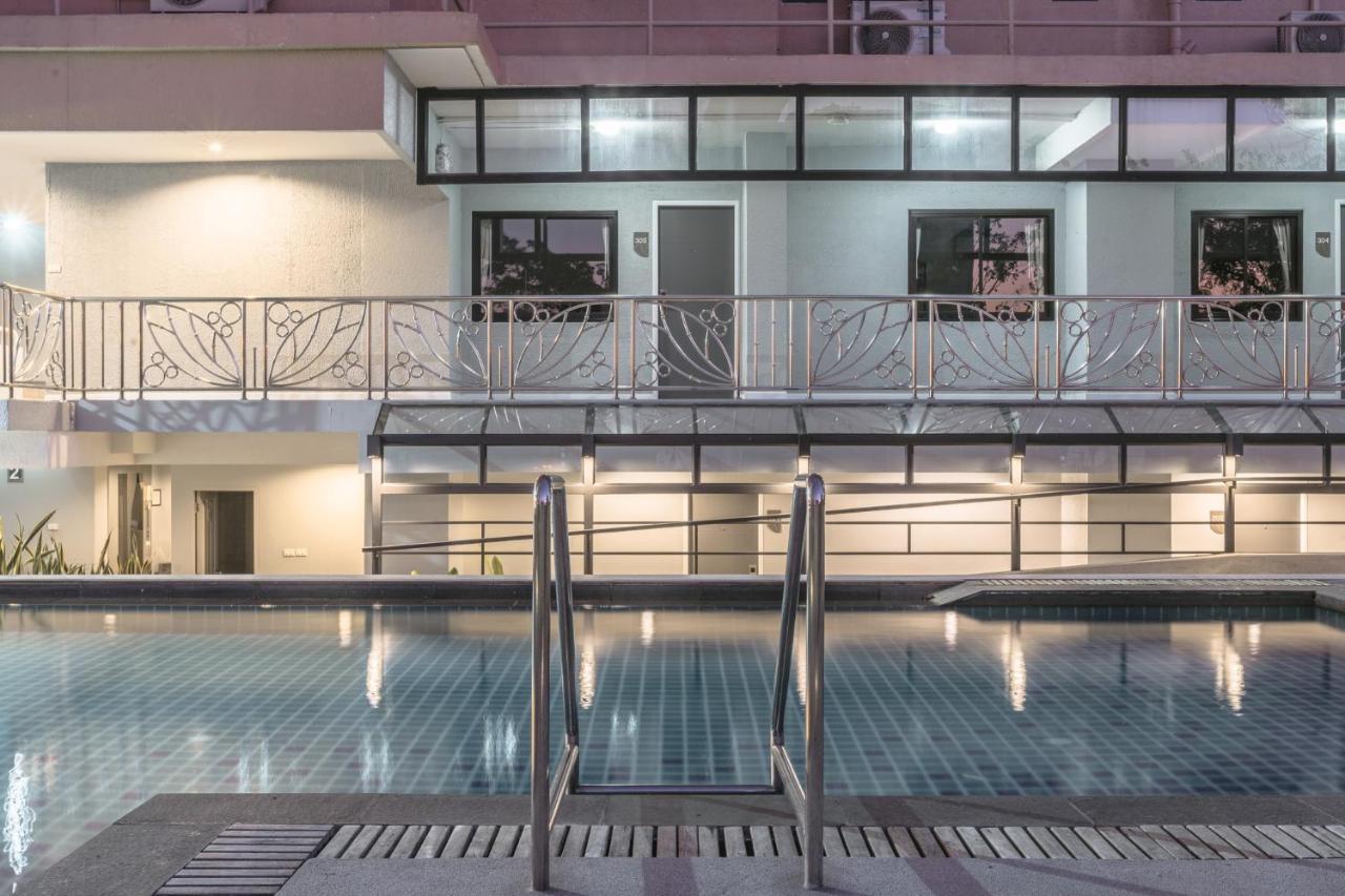 Carnation Residence Самут Пракан Екстериор снимка